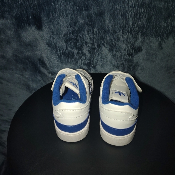 ADIDAS Toddler size 9K - Picture 3 of 4